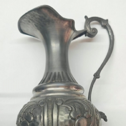 Brocca Vaso  Vintage in Peltro con Manico e  Decorazioni in Rilievo