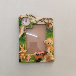 Cornice da tavolo ceramica sagomata con orologio foto  10x15 cm fotografia