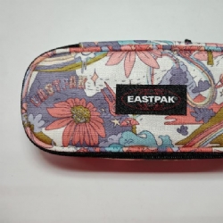 Eastpak Astuccio Ovale Oval Single 0T7 Doodle Fest Light  Colore Sfondo Fiori Pianeti  Asteroidi Paesaggio Blu  Azzurro Bianco Viola Rosa Marrone 