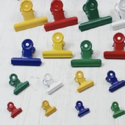 Molle Fermacarte in Metallo Verniciato Multicolor set da   2 5  3  4  5 CM