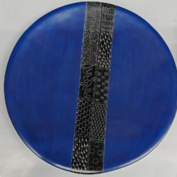 Piatto Porta Candele Decorativo Afrika Rotondo di Pietra con Motivi Geometrici Incisi a Mano 35cm Diametro Colore Blu