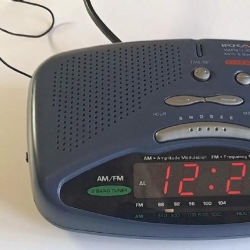 Radiosveglia Elettronica Vintage Irradio Modello RC3
