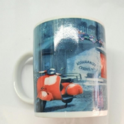 Tazza  Mug in Porcellana Bianca Vintage Decorazione Vespa Rossa