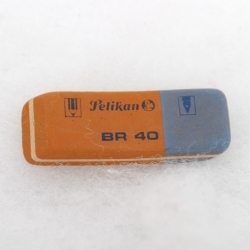 Gomma Pelikan - BR40  -  bicolore rossa arancione blu adatta per matite e penne cancellabili