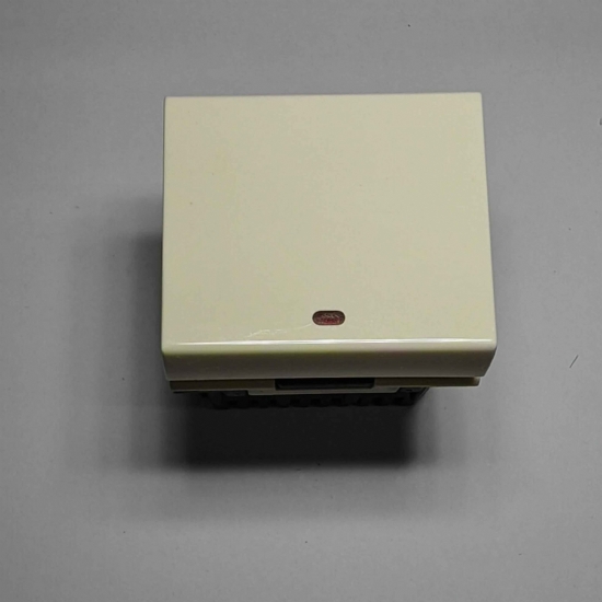 Ave Sistema45 45949L  variatore intensita  luminosa per carichi induttivi resistivi  con comando a pulsante 100 500W 200 240V  bianco chiaro - 1