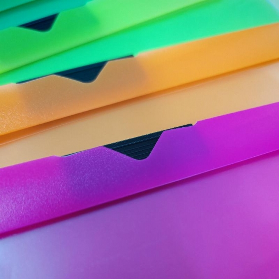 Cartellina Orna Office Tesine con Clip Laterare in Plastica Dorso 5mm Colori Fluo Assortiti - 2
