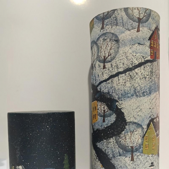 Contenitore Cilindrico Decorato Paesaggio Natalizio  Porta Bottiglie Tubo Poster 36 cm - 2