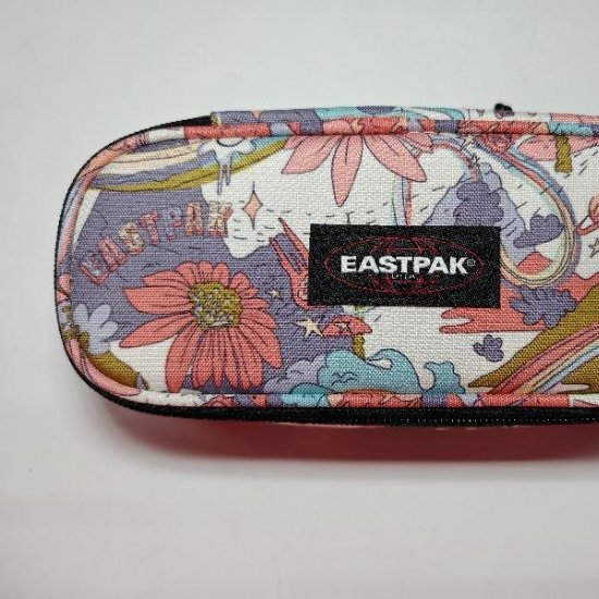 Eastpak Astuccio Ovale Oval Single 0T7 Doodle Fest Light  Colore Sfondo Fiori Pianeti  Asteroidi Paesaggio Blu  Azzurro Bianco Viola Rosa Marrone  - 1
