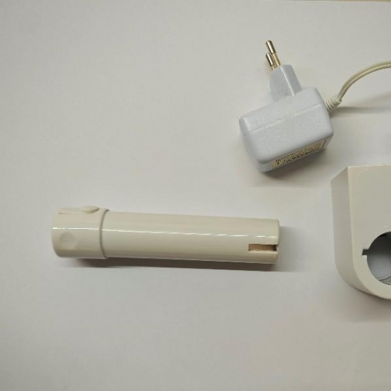 Grattugia Elettrica Ricaricabile Senza Filo G3 Ferrari Parmino Colore Bianco con Batteria Estraibile e Carica Batterie - 2