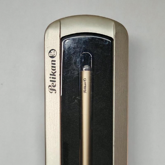 Penna a Sfera Pelikan Balpen VIO K9 Fusto Argento o Bronzo Metallizzato - 2