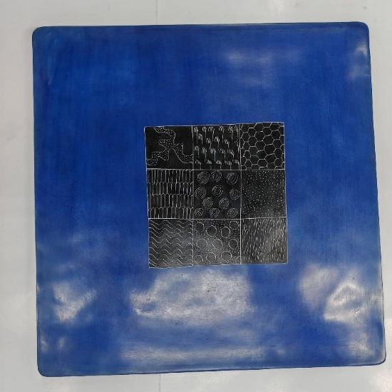 Piatto Porta Candele Decorativo Afrika Quadrato di Pietra con Motivi Geometrici Incisi a Mano 30cm Colore Blu - 1