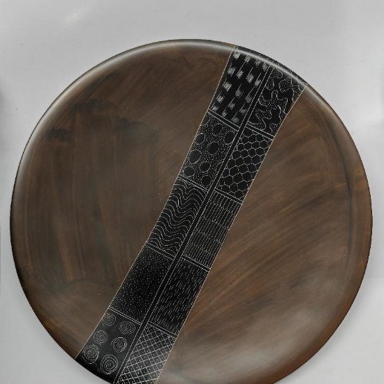 Piatto Porta Candele Decorativo Afrika Rotondo di Pietra con Motivi Geometrici Incisi a Mano 25cm Diametro  Vari Colori - 2