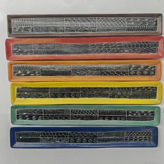 Portaincensi Afrika Rettangolari di Pietra con Motivi Geometrici Incisi a Mano Vari Colori - 1