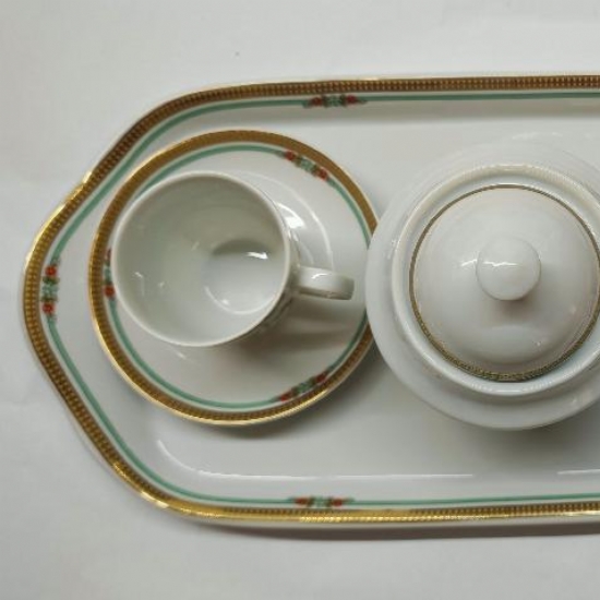 Set Colazione Vintage  2 Tazze con Piattino Zuccheriera Vassoio Classica in Porcellana Bianca Bordo in Oro Motivi Floreali  - 2
