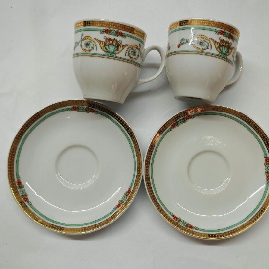 Set Colazione Vintage  2 Tazze con Piattino Zuccheriera Vassoio Classica in Porcellana Bianca Bordo in Oro Motivi Floreali  - 2