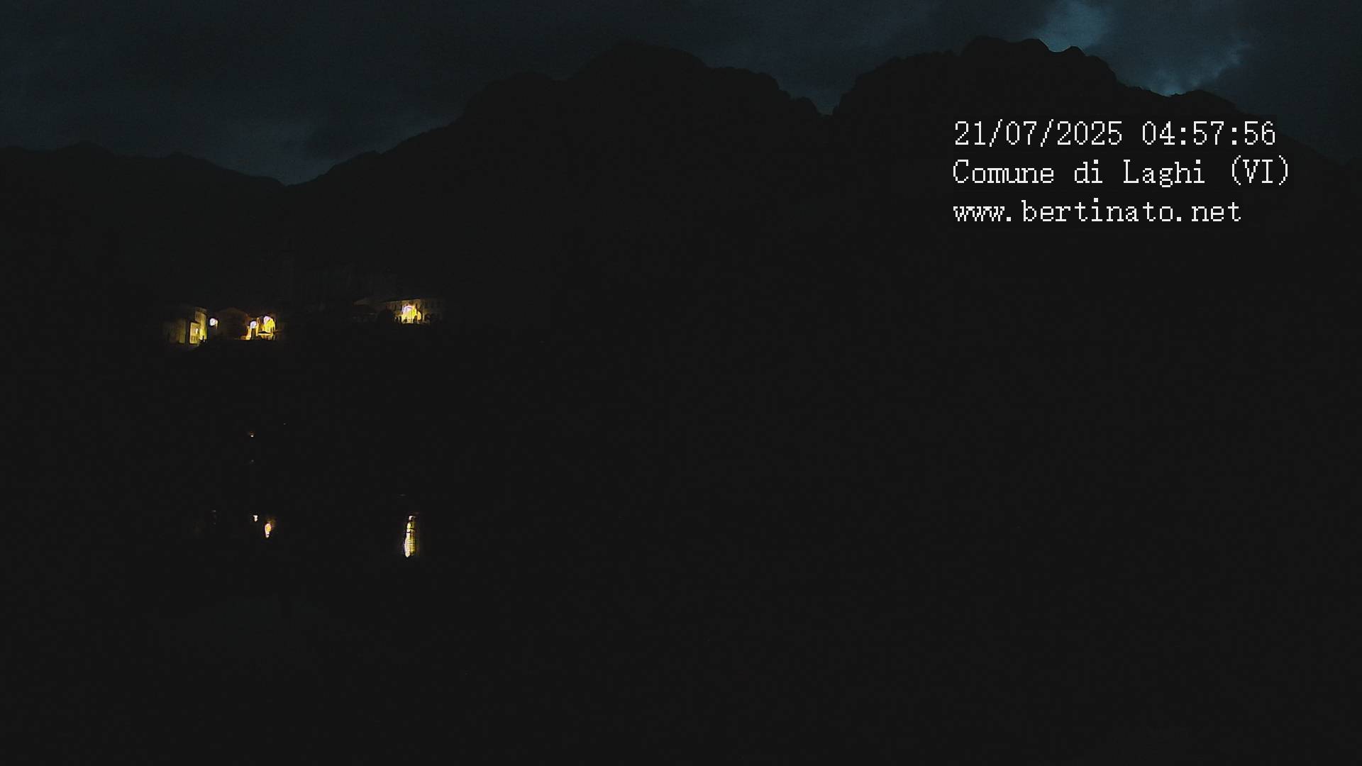immagine della webcam nei dintorni di Velo d'Astico: webcam Laghi
