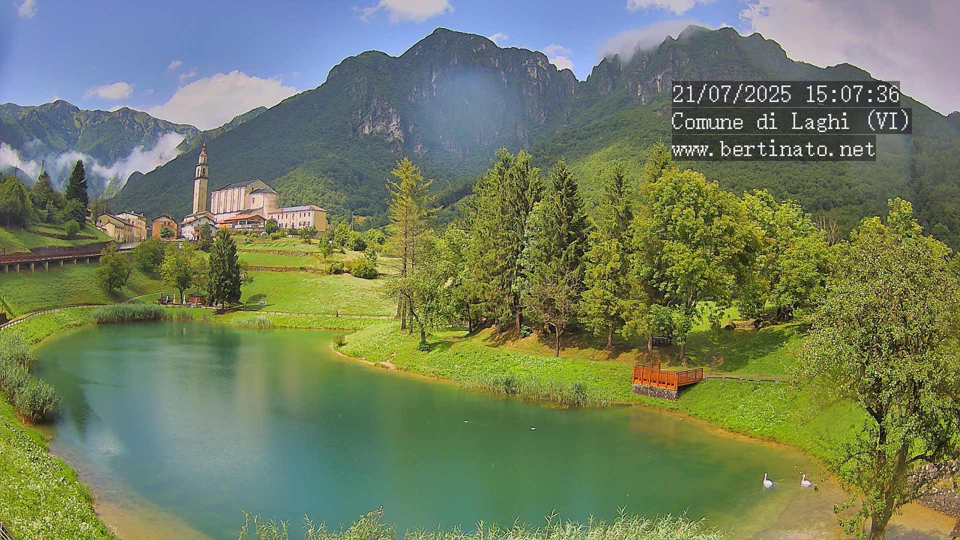 immagine della webcam nei dintorni di Tresche' Conca: webcam Laghi