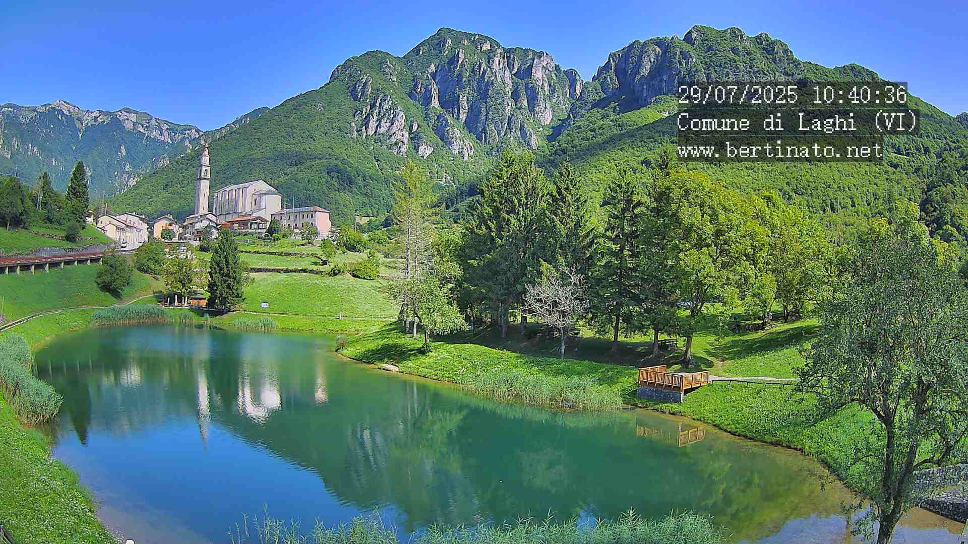 immagine della webcam nei dintorni di Tonezza del Cimone: webcam Laghi