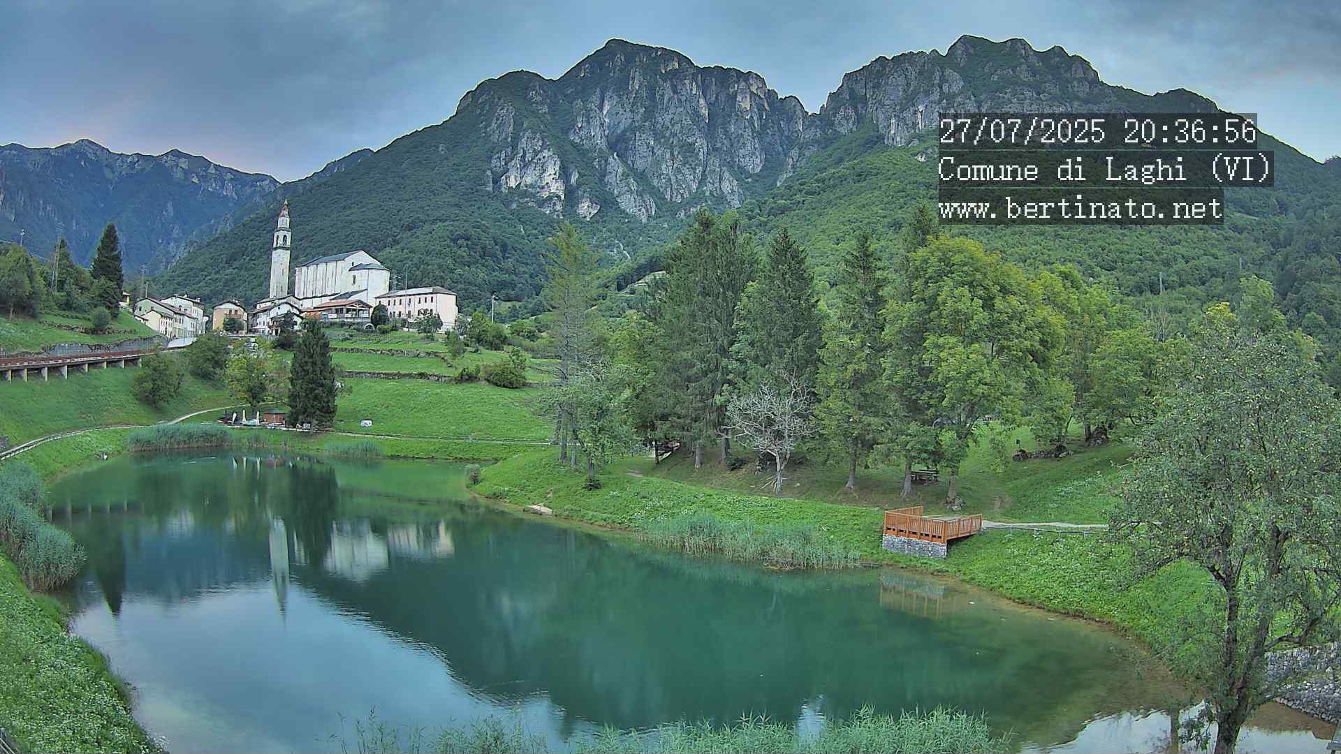 immagine della webcam nei dintorni di Tonezza del Cimone: webcam Laghi