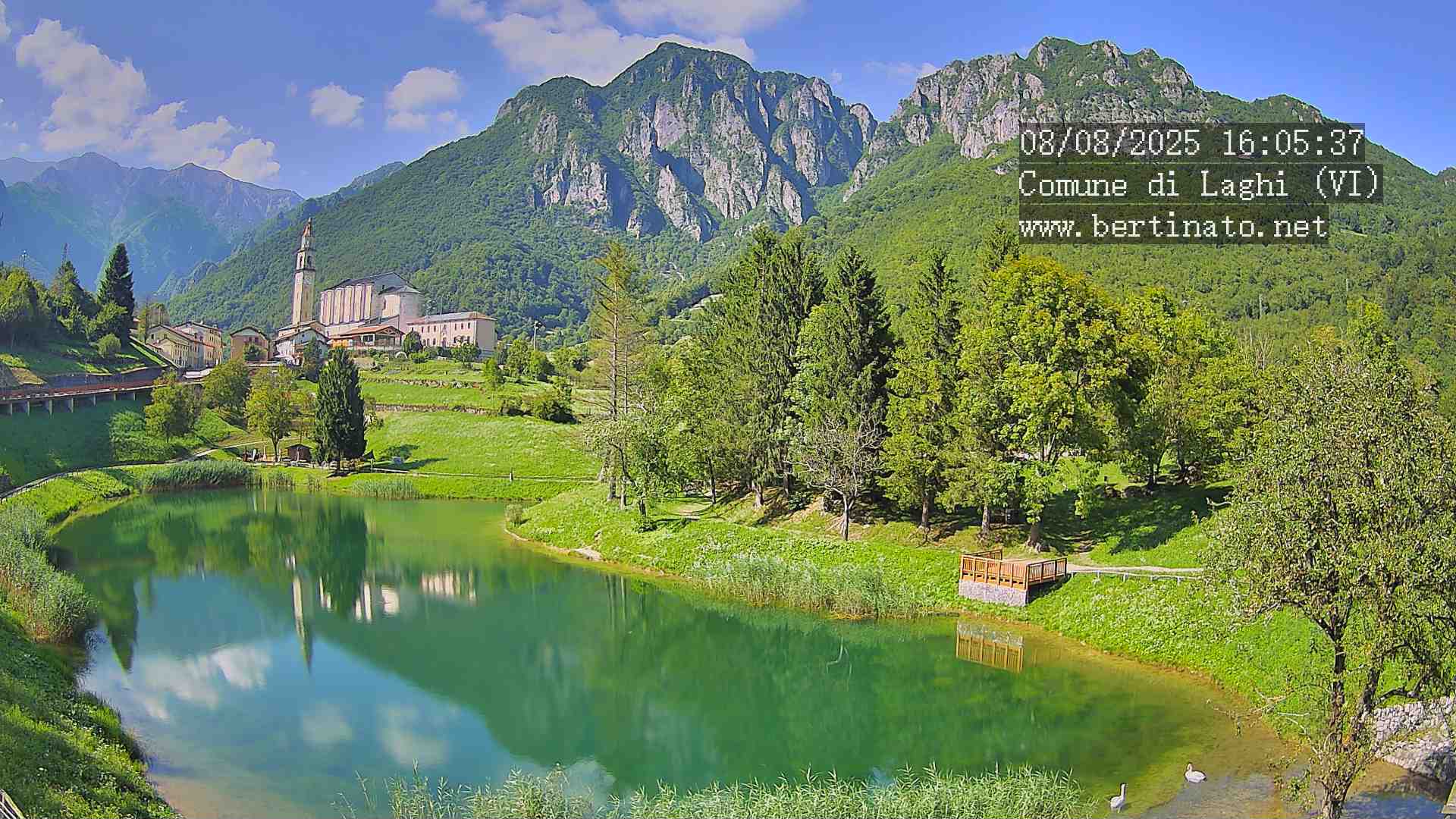 immagine della webcam nei dintorni di Lavarone: webcam Laghi