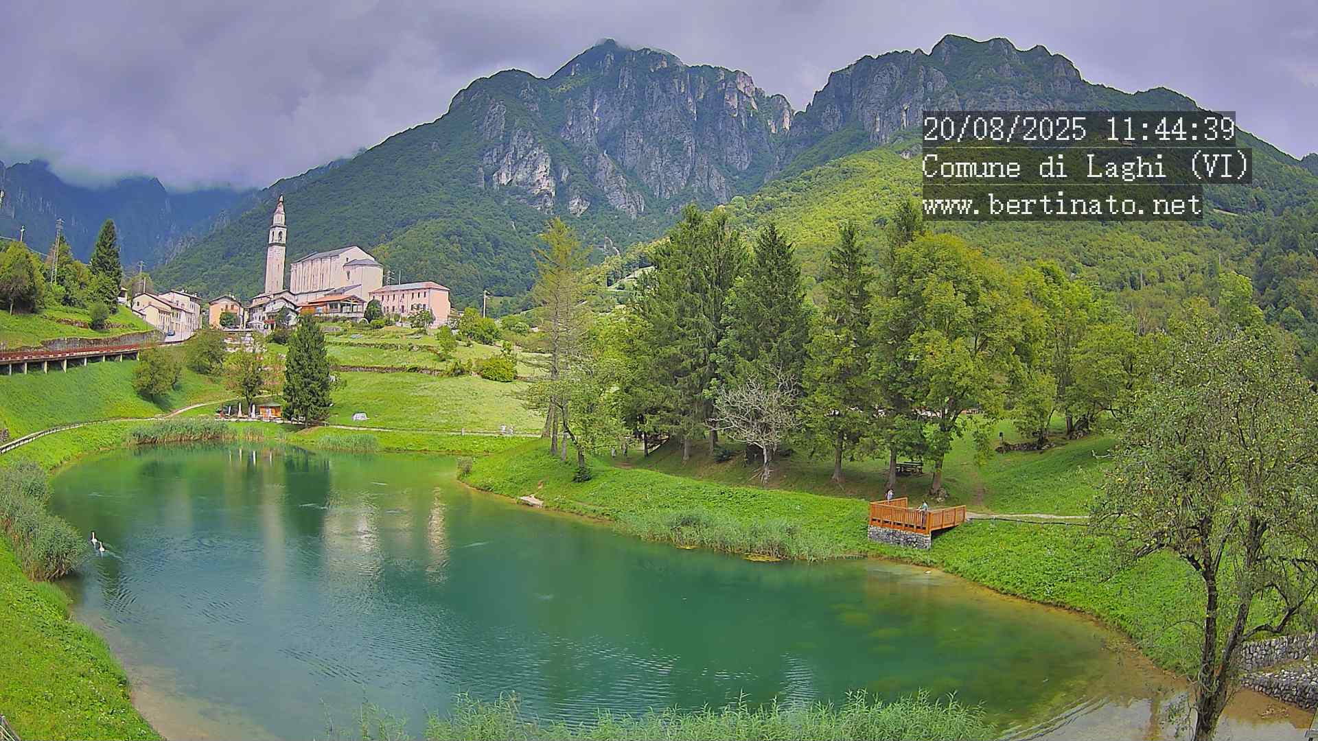 immagine della webcam nei dintorni di Velo d'Astico: webcam Laghi