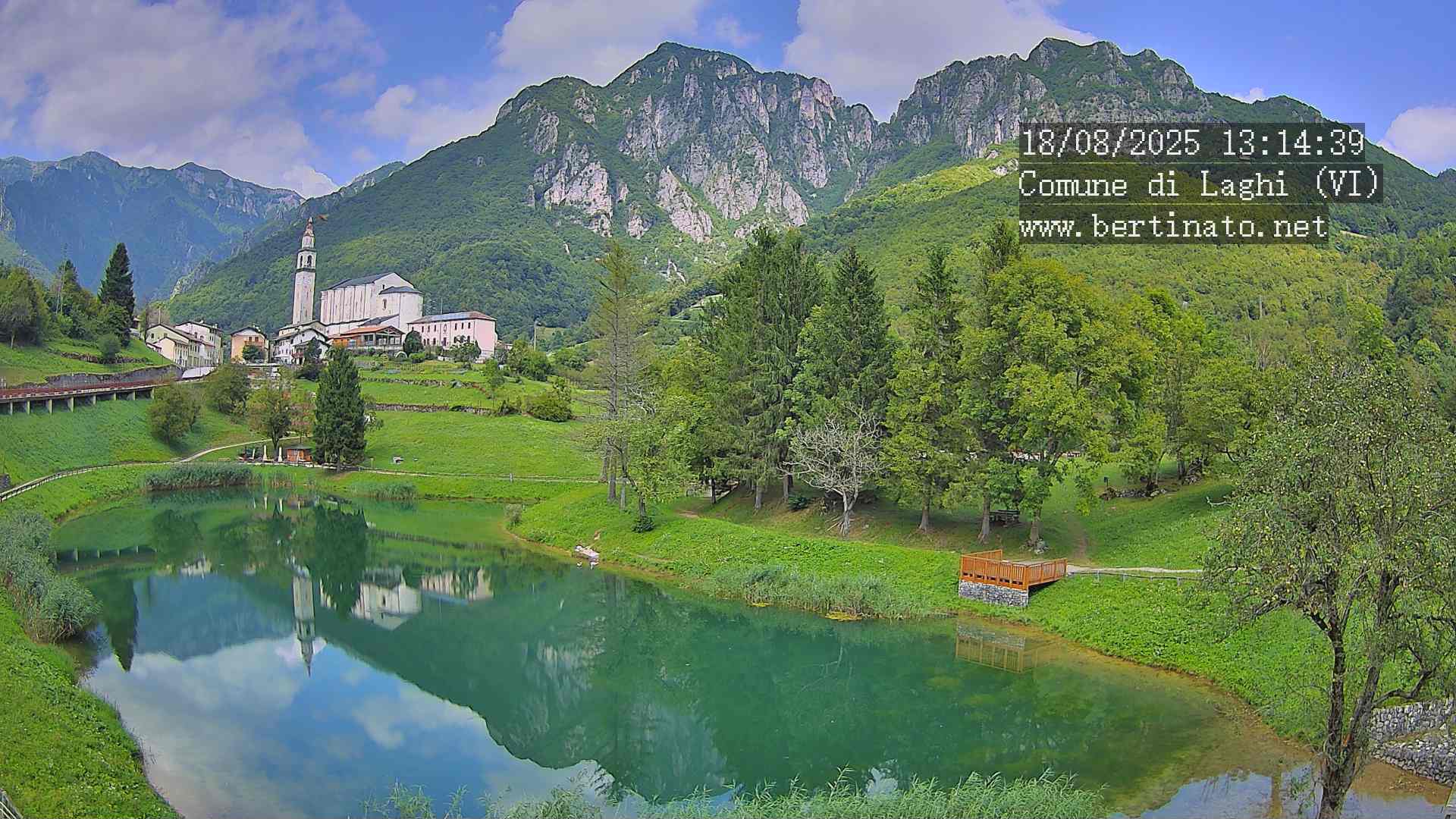 immagine della webcam nei dintorni di Altopiano di Asiago: webcam Laghi