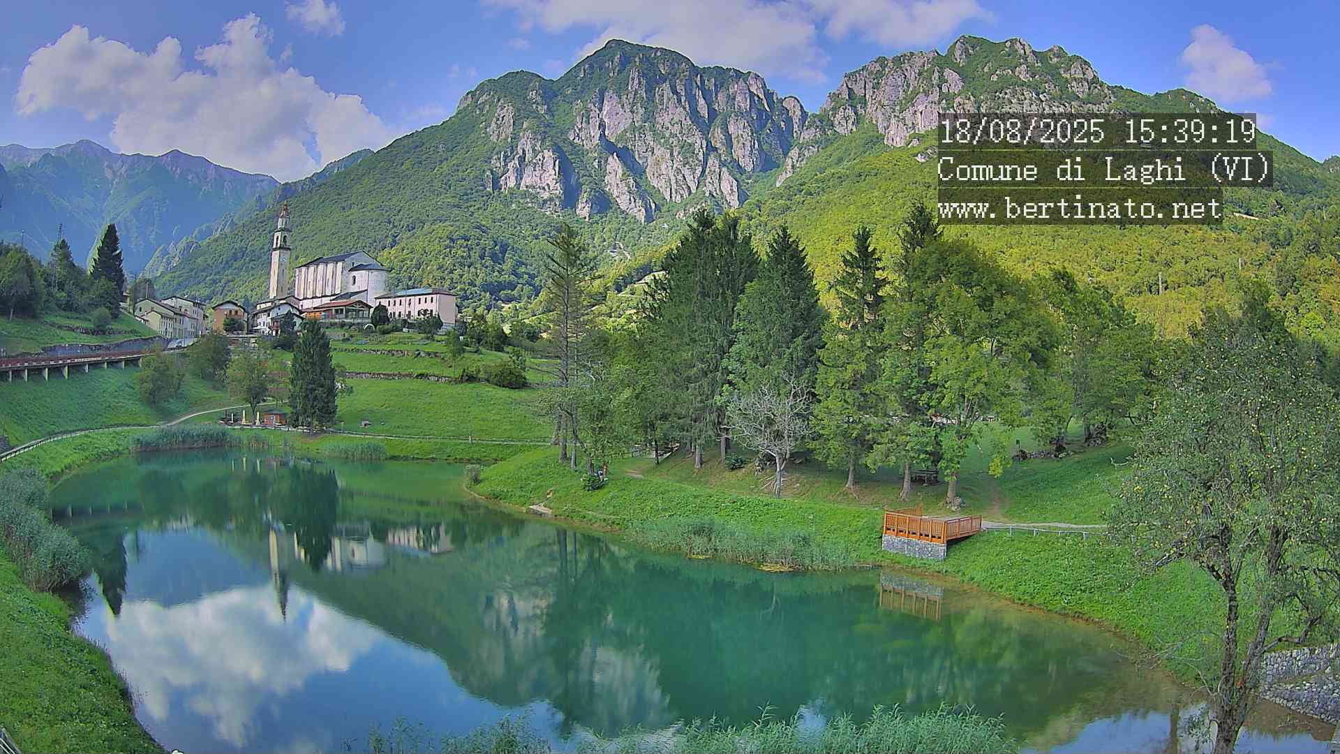 immagine della webcam nei dintorni di Tonezza del Cimone: webcam Laghi