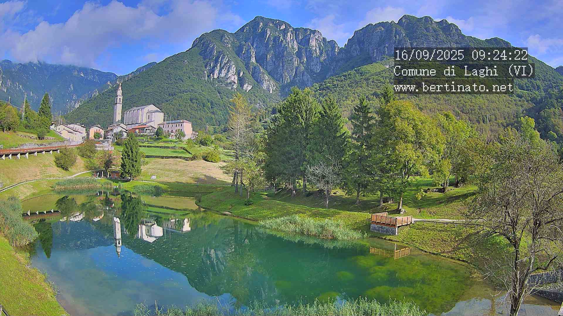 immagine della webcam nei dintorni di Altopiano di Asiago: webcam Laghi