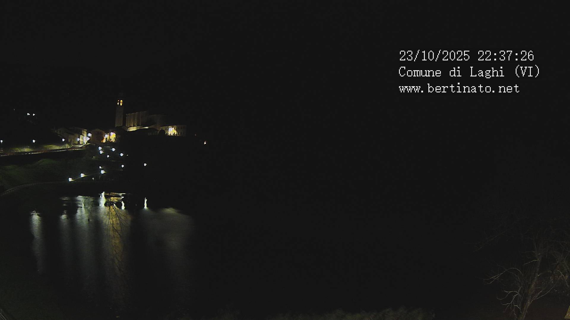 immagine della webcam nei dintorni di Luserna: webcam Laghi