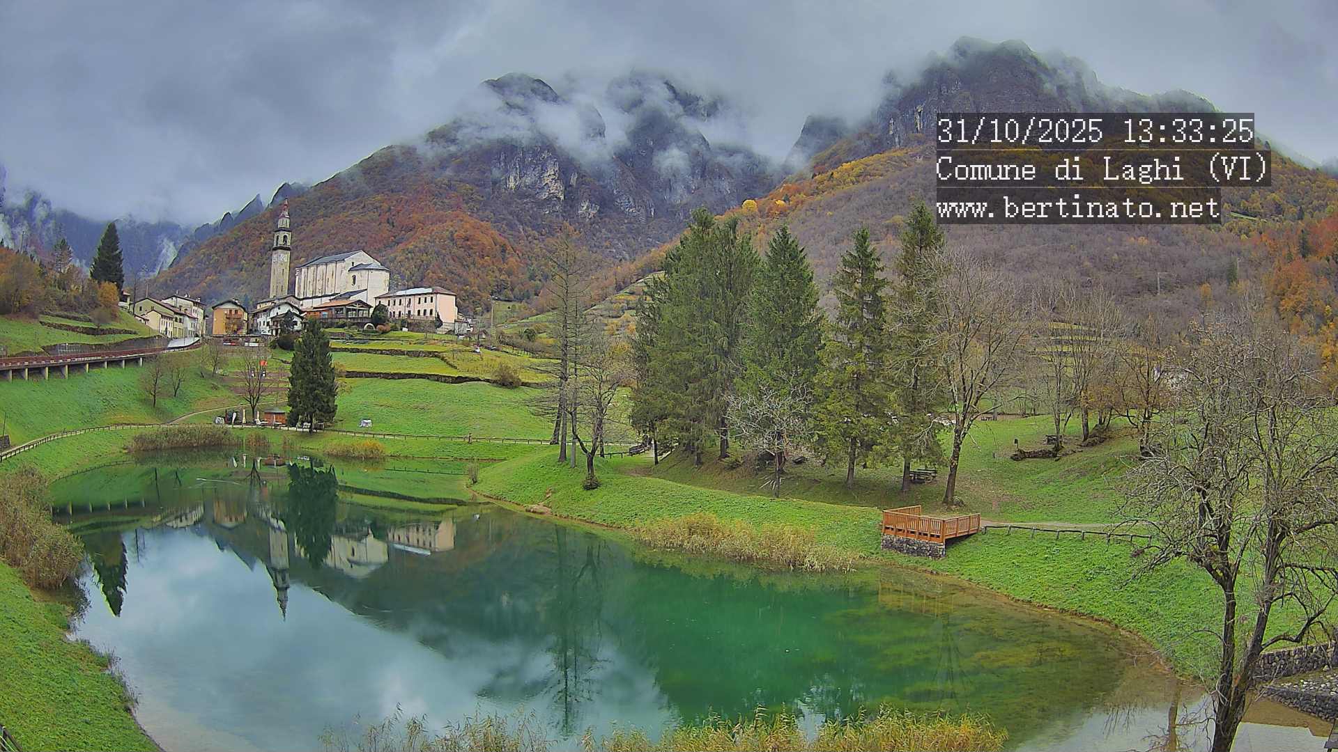 immagine della webcam nei dintorni di Tonezza del Cimone: webcam Laghi