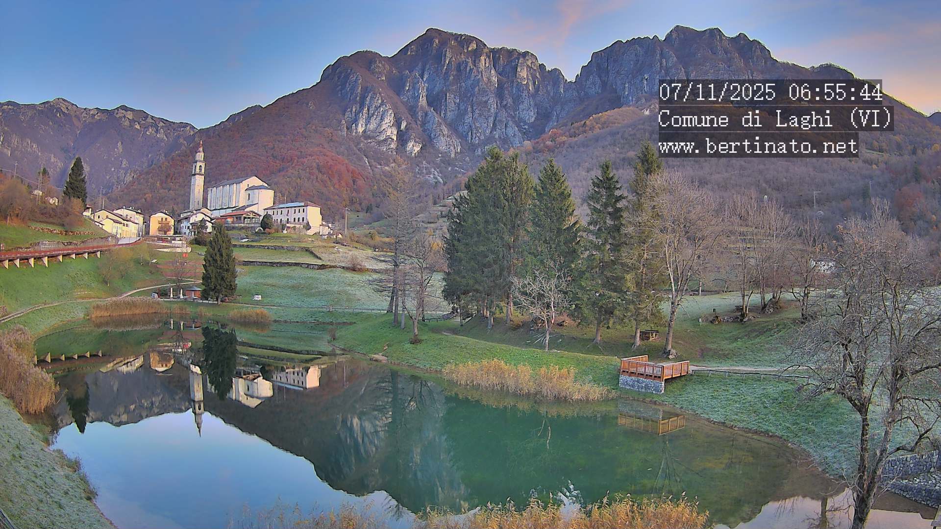immagine della webcam nei dintorni di Vallarsa: webcam Laghi