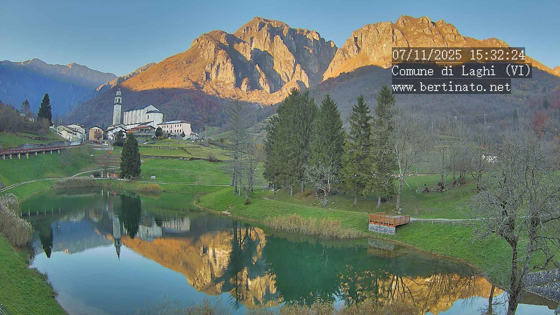 immagine della webcam nei dintorni di Vallarsa: webcam Laghi