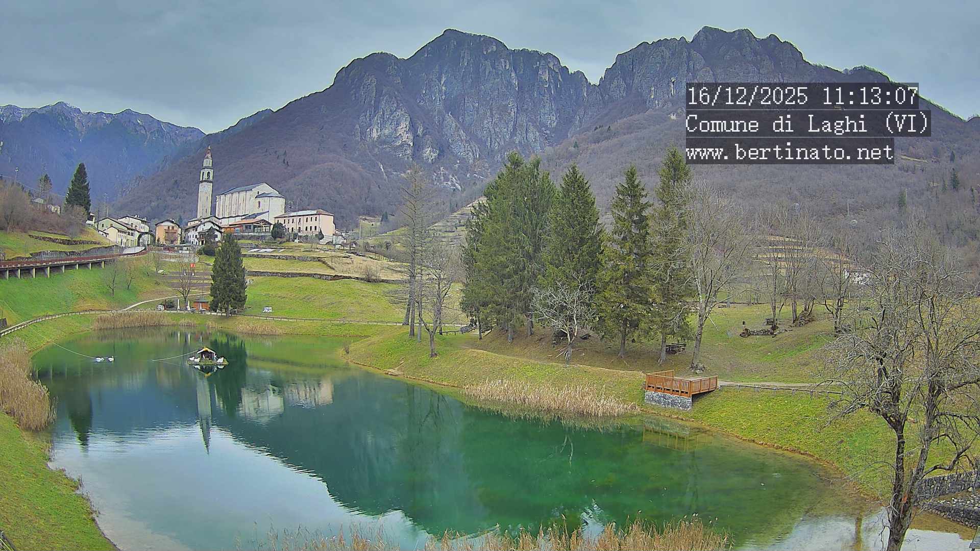 immagine della webcam nei dintorni di Vallarsa: webcam Laghi