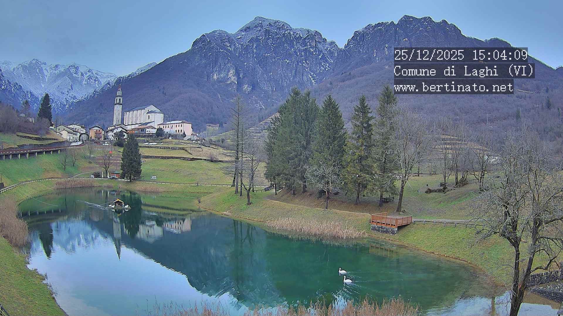 immagine della webcam nei dintorni di Lavarone: webcam Laghi