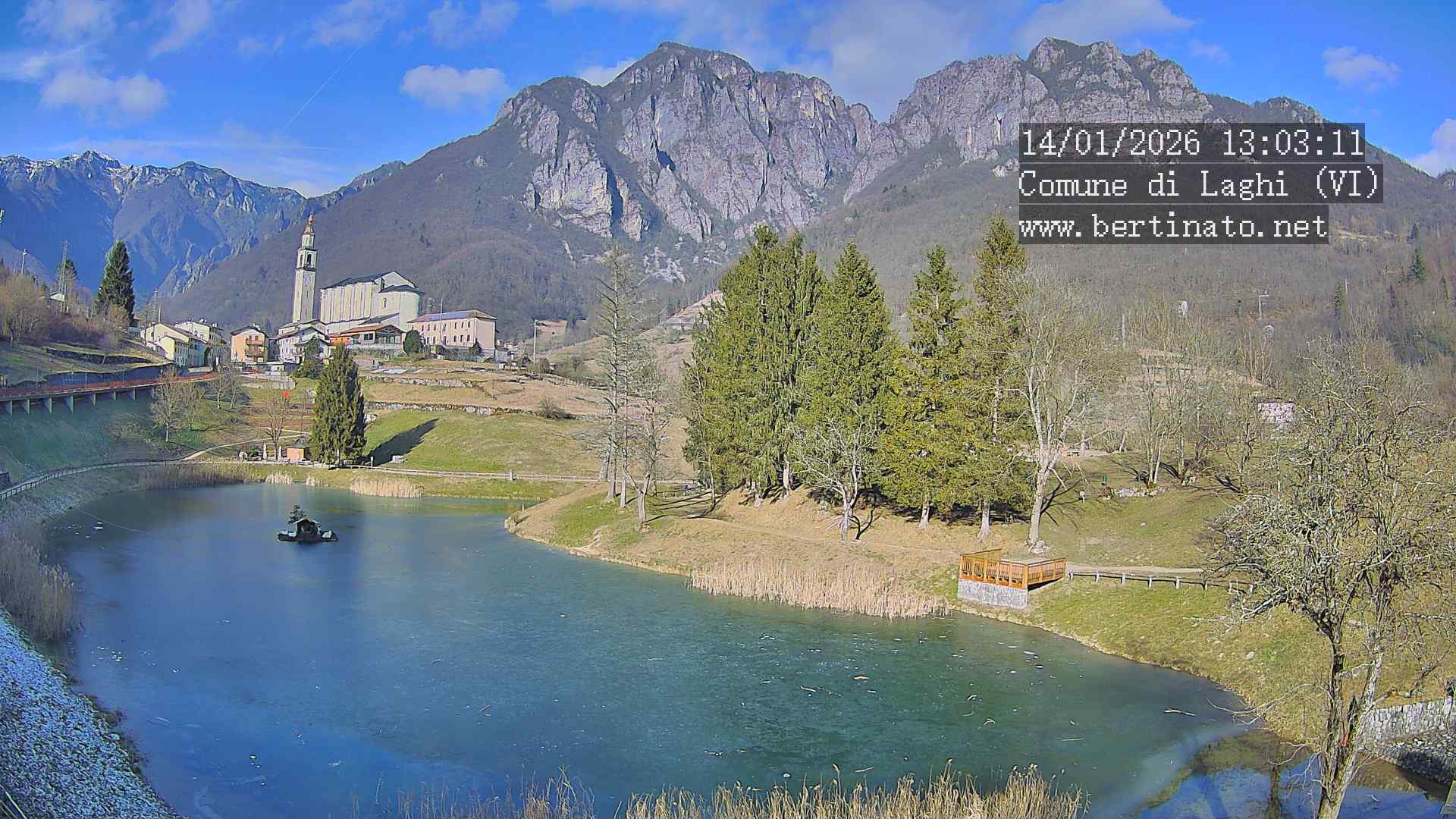 immagine della webcam nei dintorni di Altopiano di Asiago: webcam Laghi