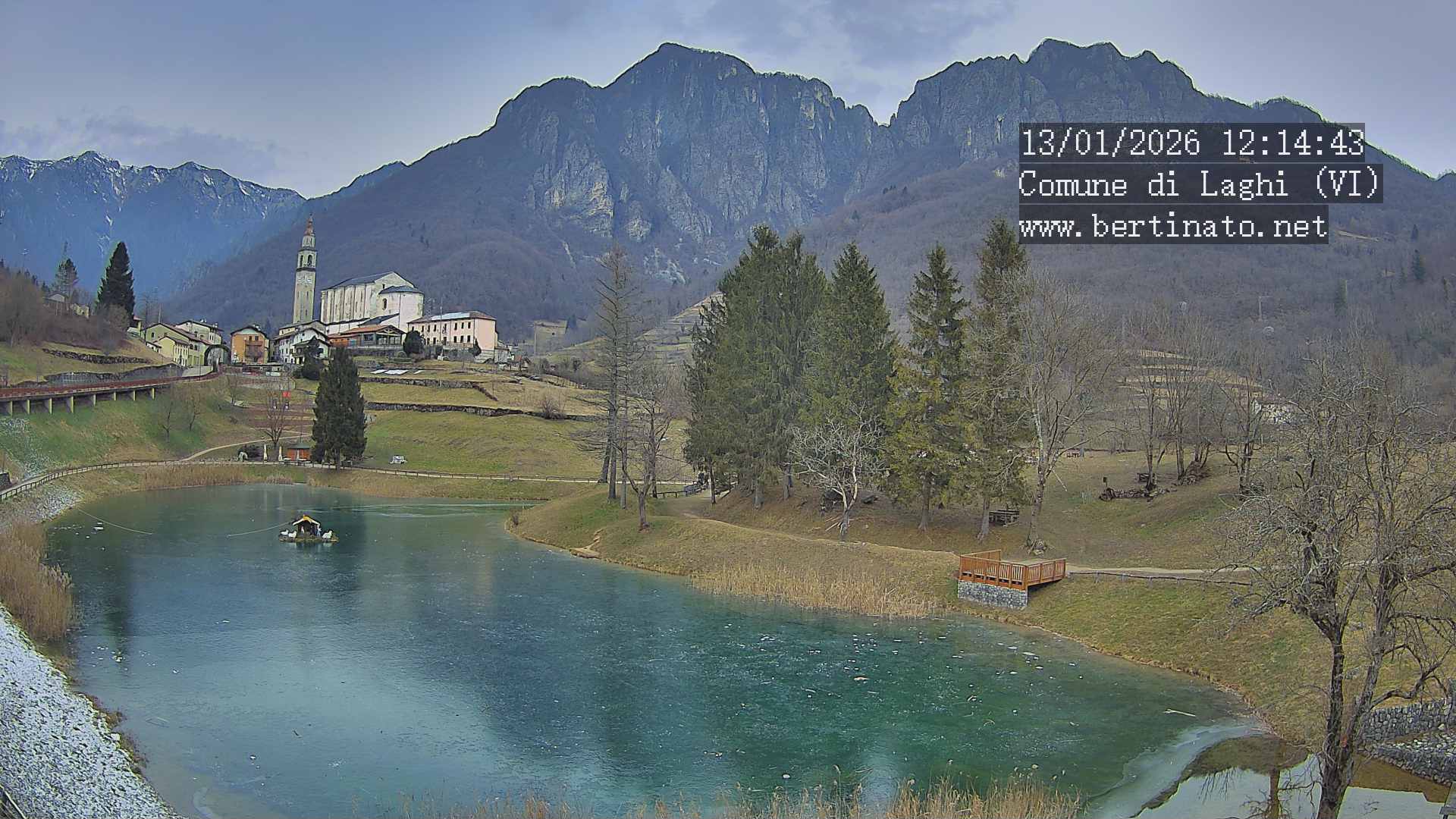immagine della webcam nei dintorni di Tonezza del Cimone: webcam Laghi