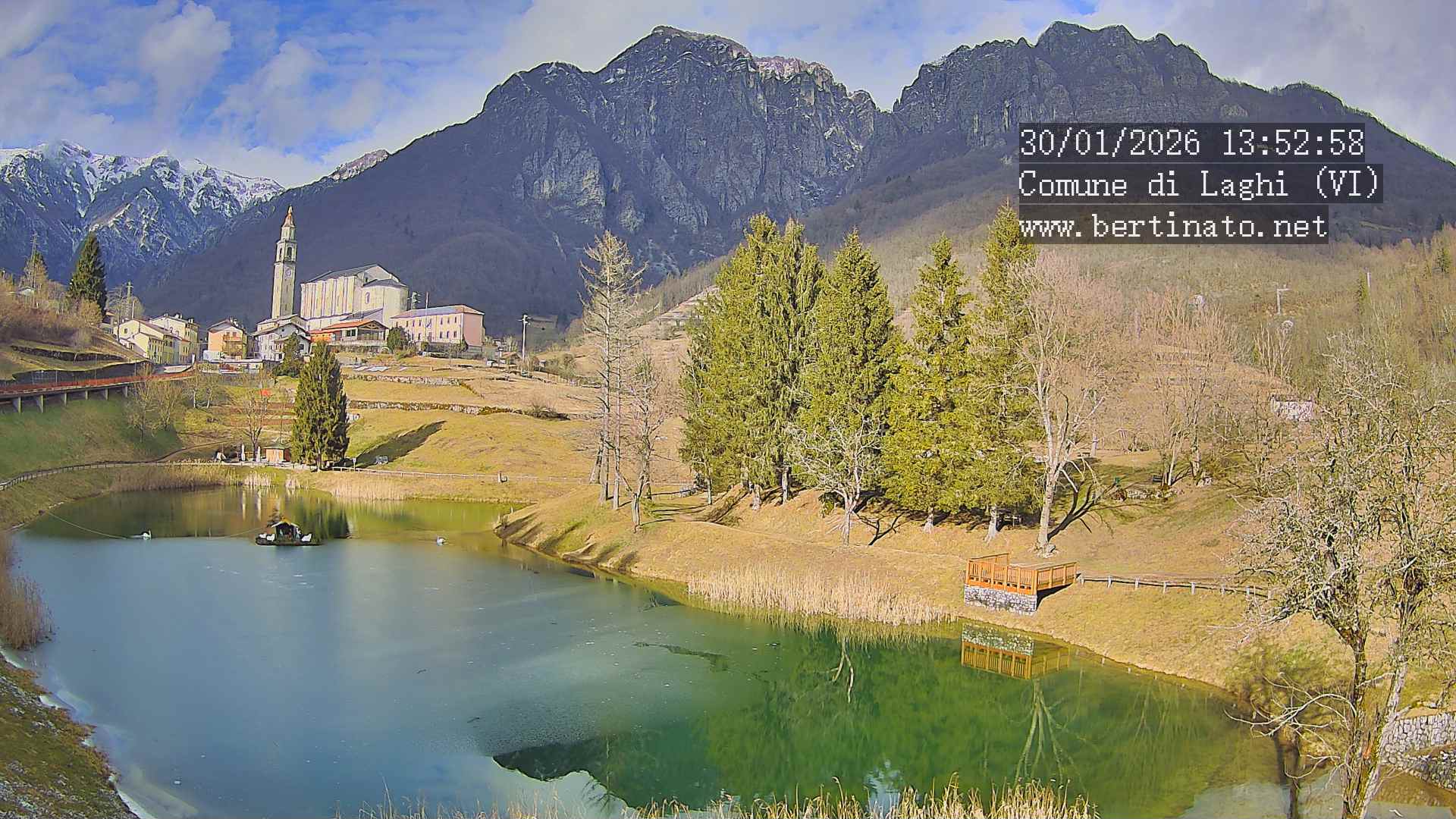immagine della webcam nei dintorni di Vallarsa: webcam Laghi