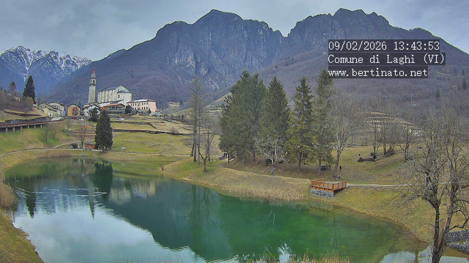 immagine della webcam nei dintorni di Lavarone: webcam Laghi
