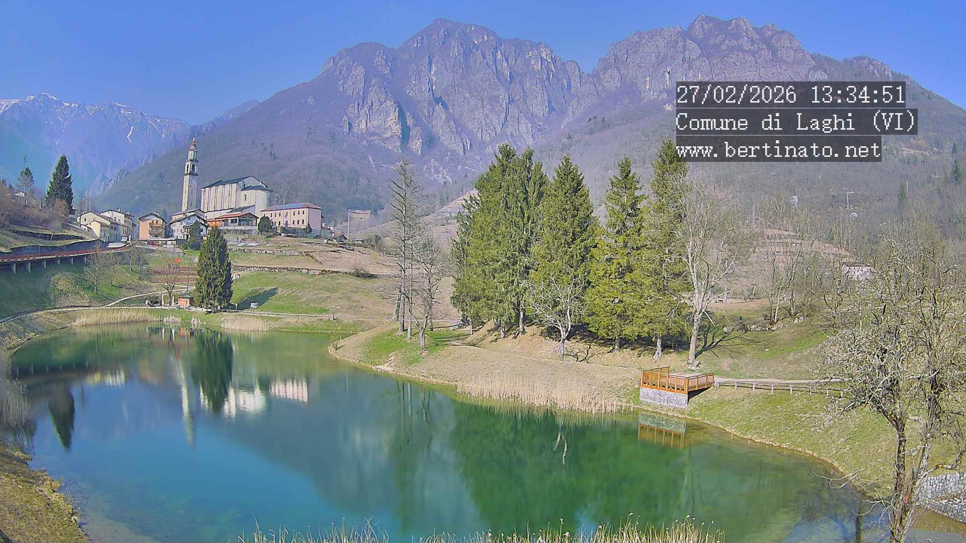 immagine della webcam nei dintorni di Tonezza del Cimone: webcam Laghi