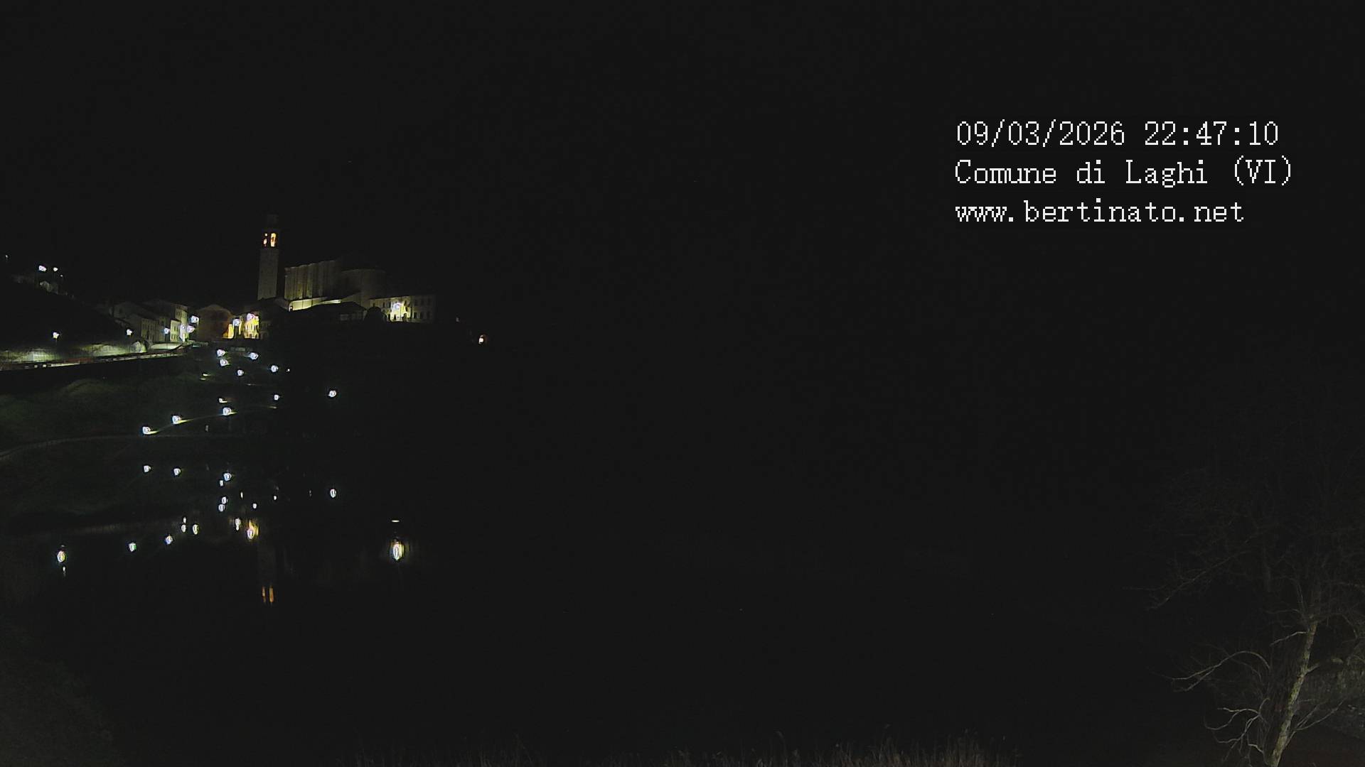 immagine della webcam nei dintorni di Serrada: webcam Laghi