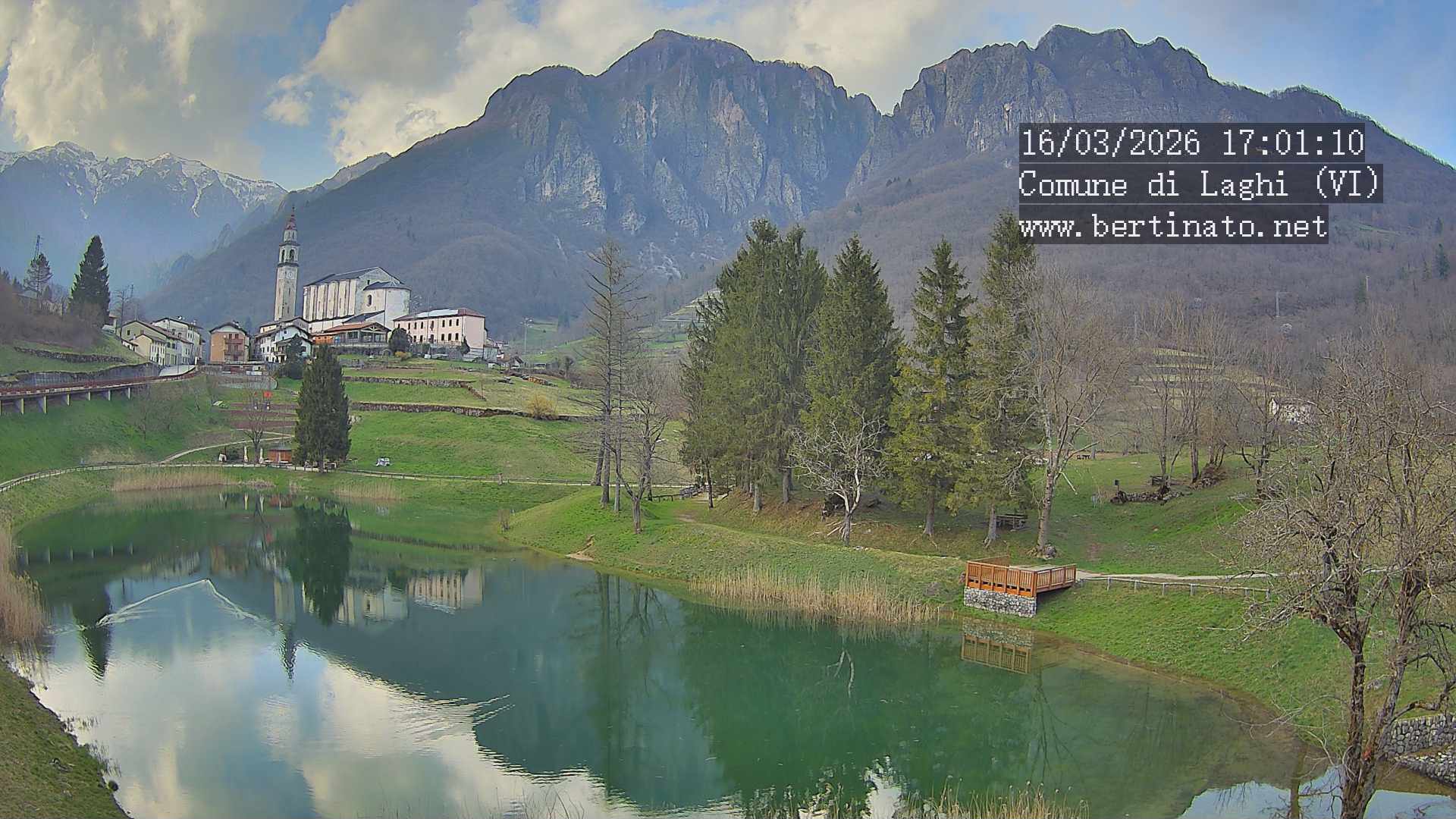 immagine della webcam nei dintorni di Valli del Pasubio: webcam Laghi