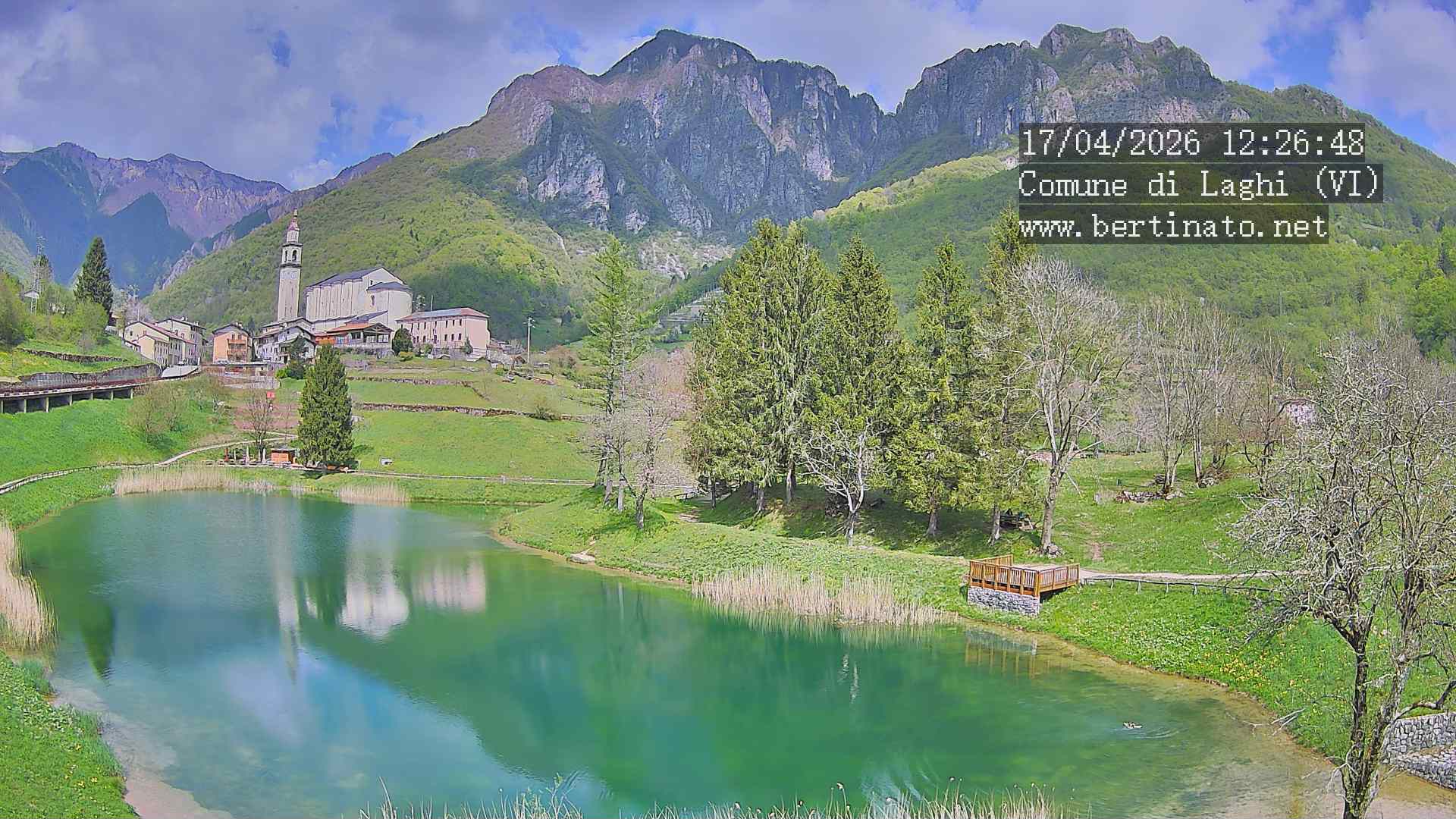 immagine della webcam nei dintorni di Tonezza del Cimone: webcam Laghi