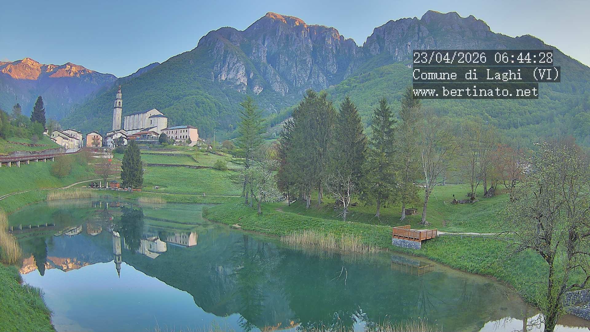 immagine della webcam nei dintorni di Centa San Nicolò: webcam Laghi