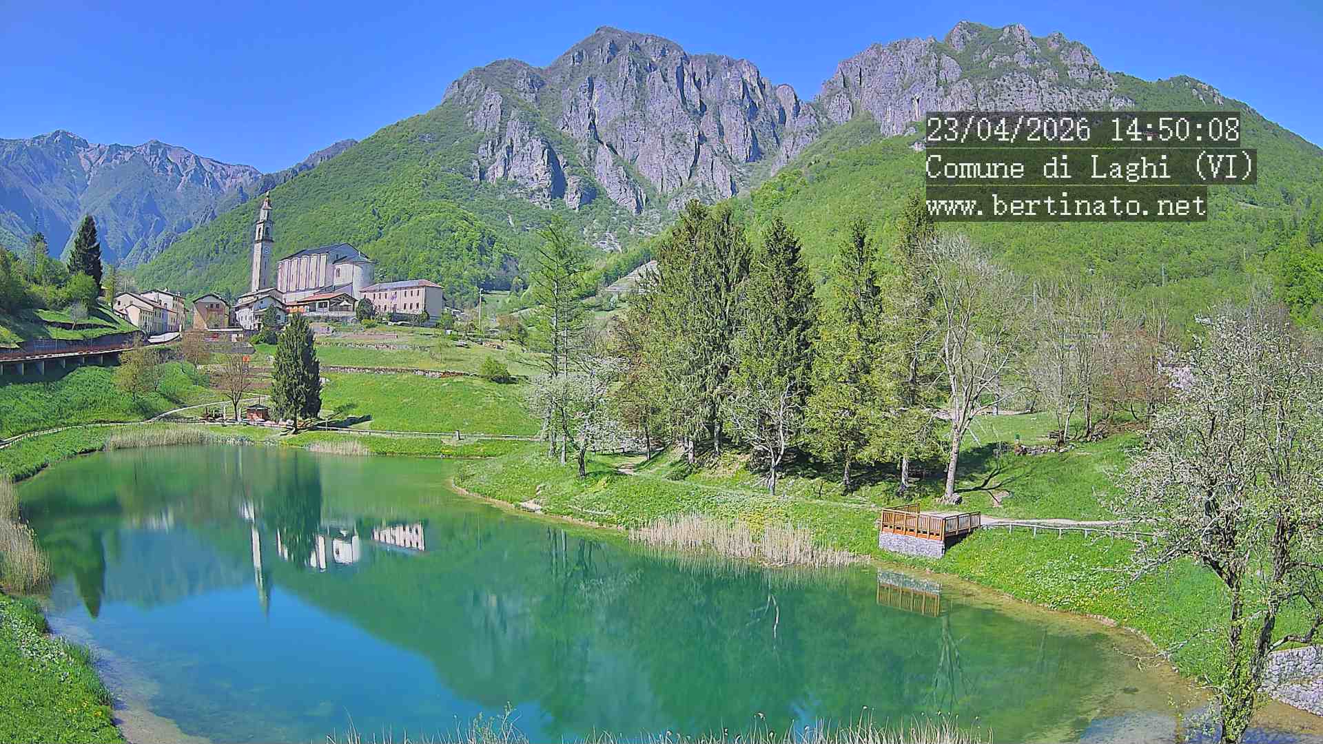 immagine della webcam nei dintorni di Velo d'Astico: webcam Laghi