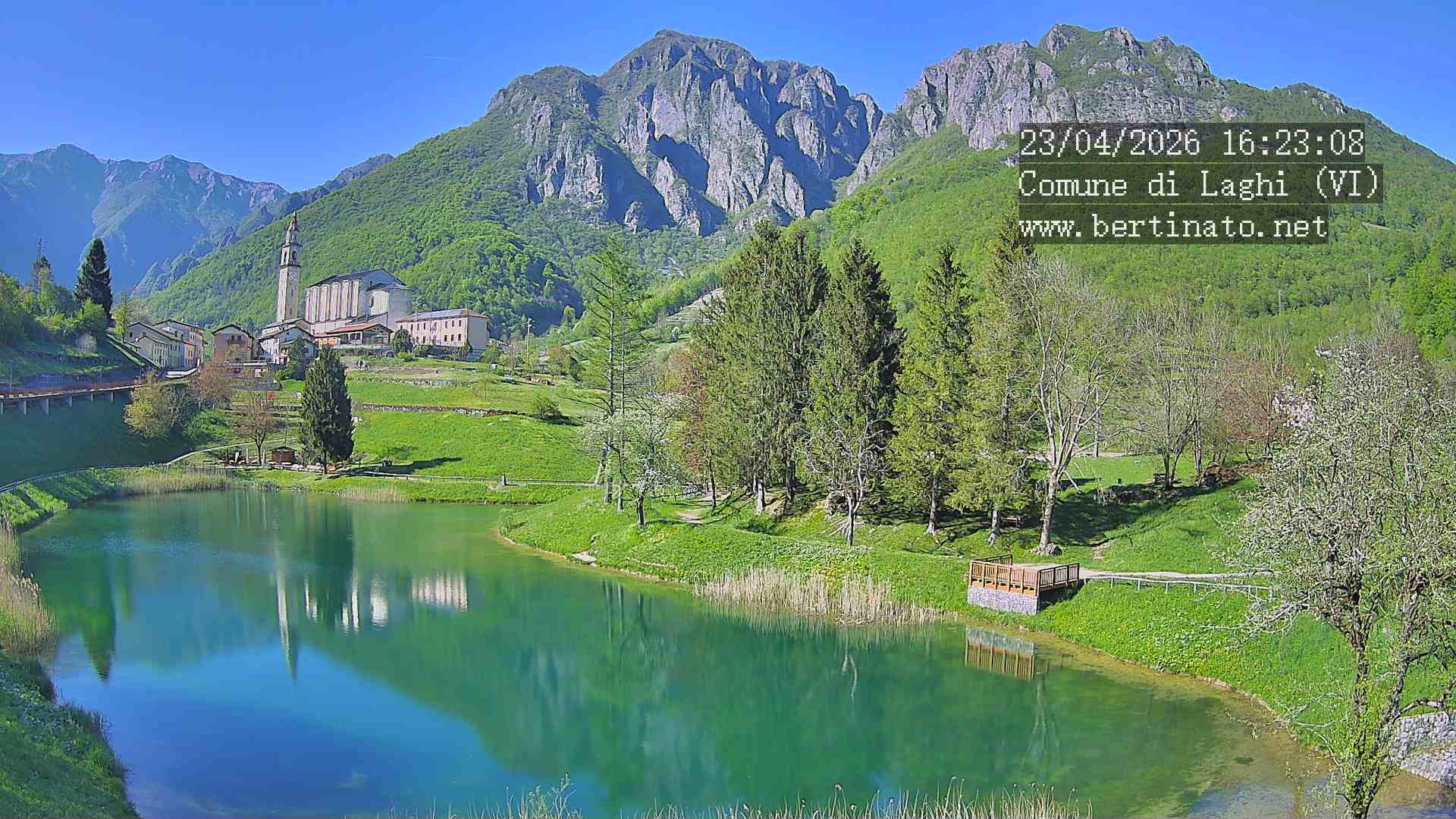 immagine della webcam nei dintorni di Velo d'Astico: webcam Laghi
