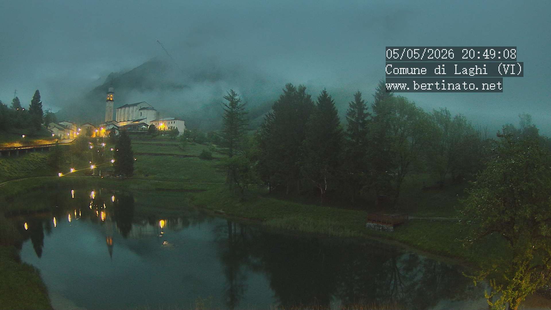 immagine della webcam nei dintorni di Luserna: webcam Laghi
