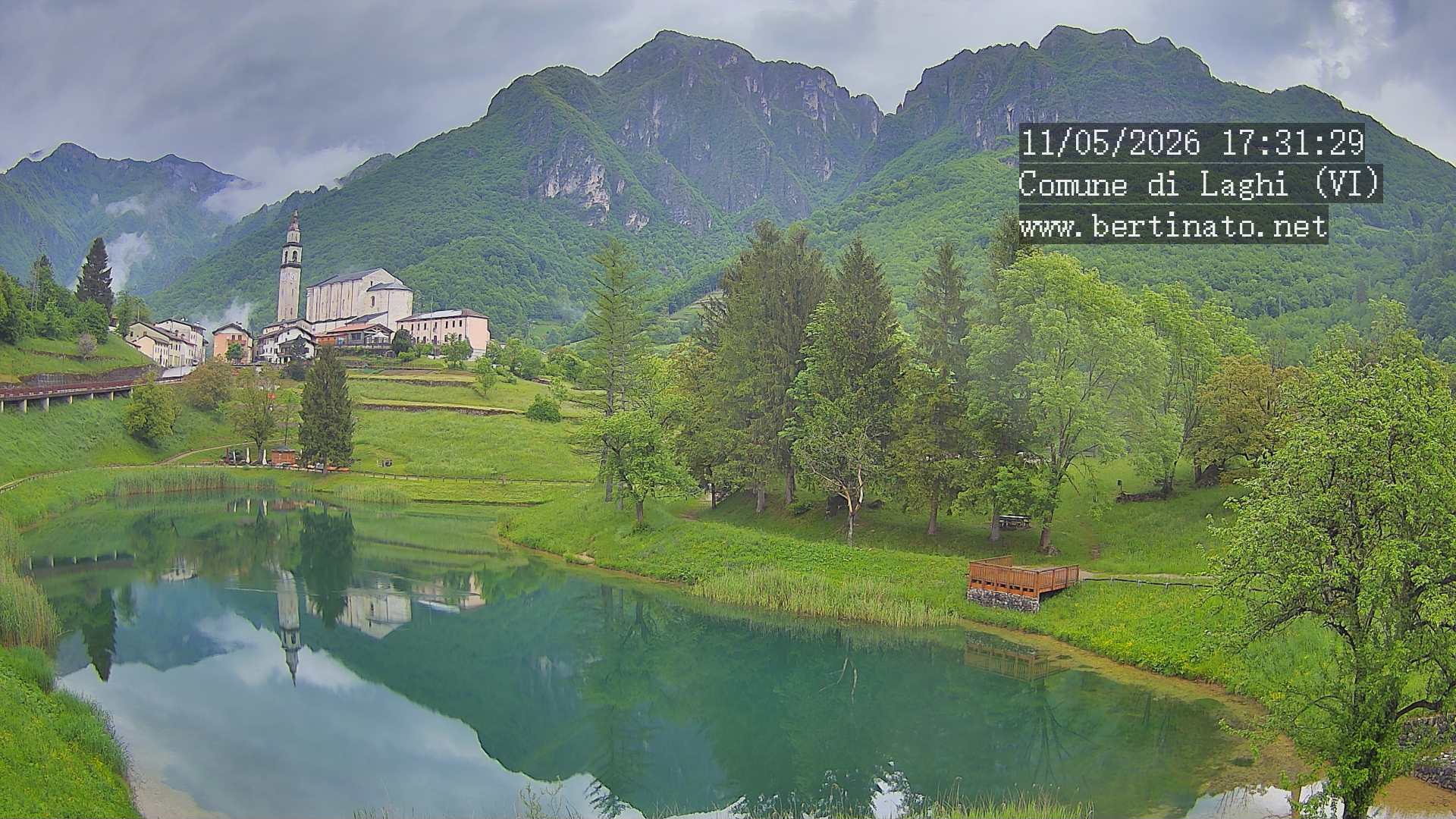 immagine della webcam nei dintorni di Lavarone: webcam Laghi
