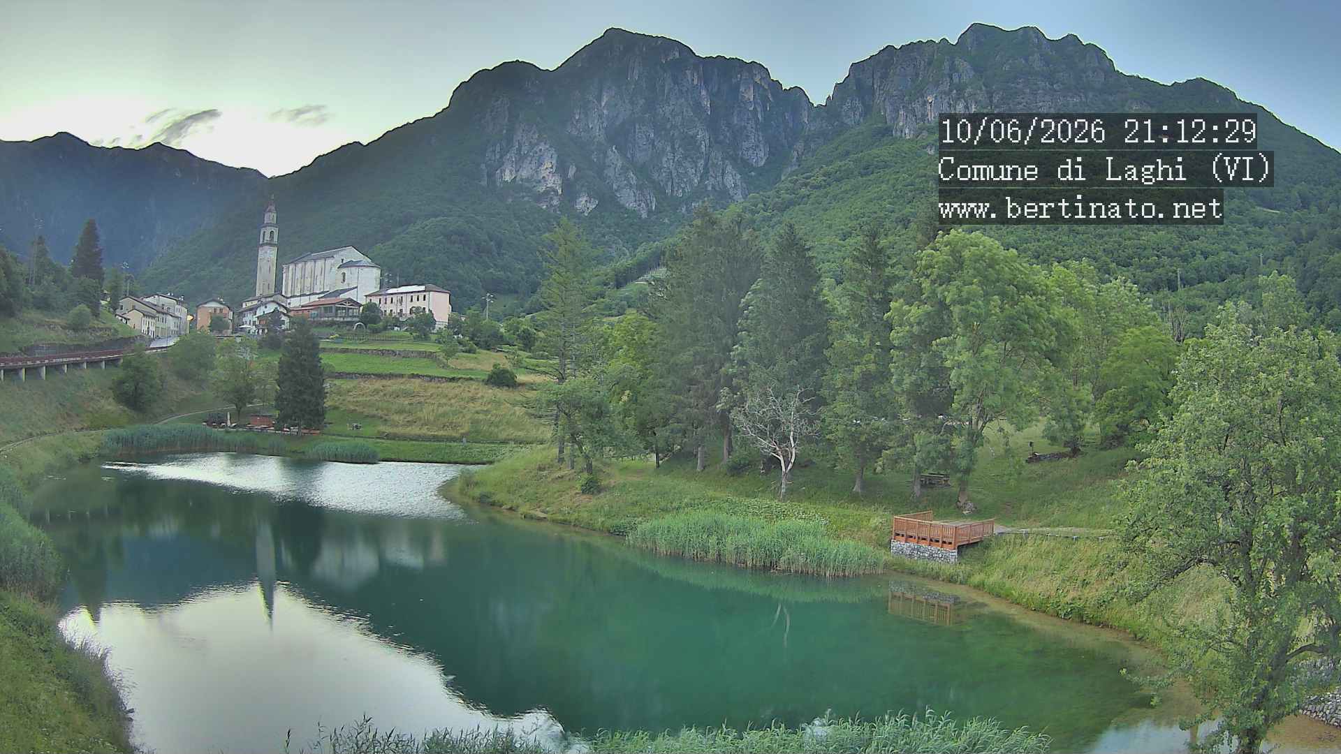 immagine della webcam nei dintorni di Centa San Nicolò: webcam Laghi