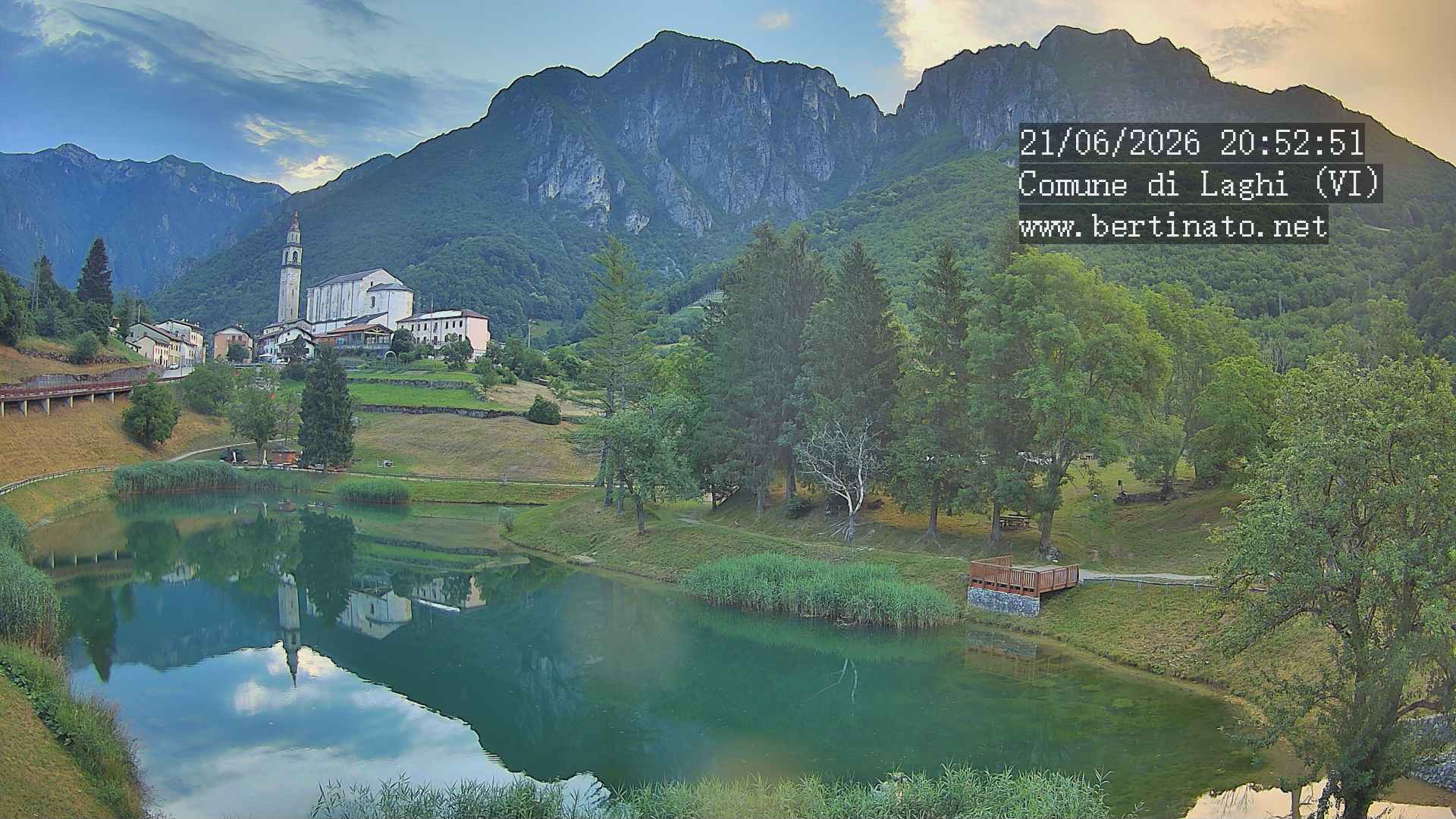 immagine della webcam nei dintorni di Valli del Pasubio: webcam Laghi