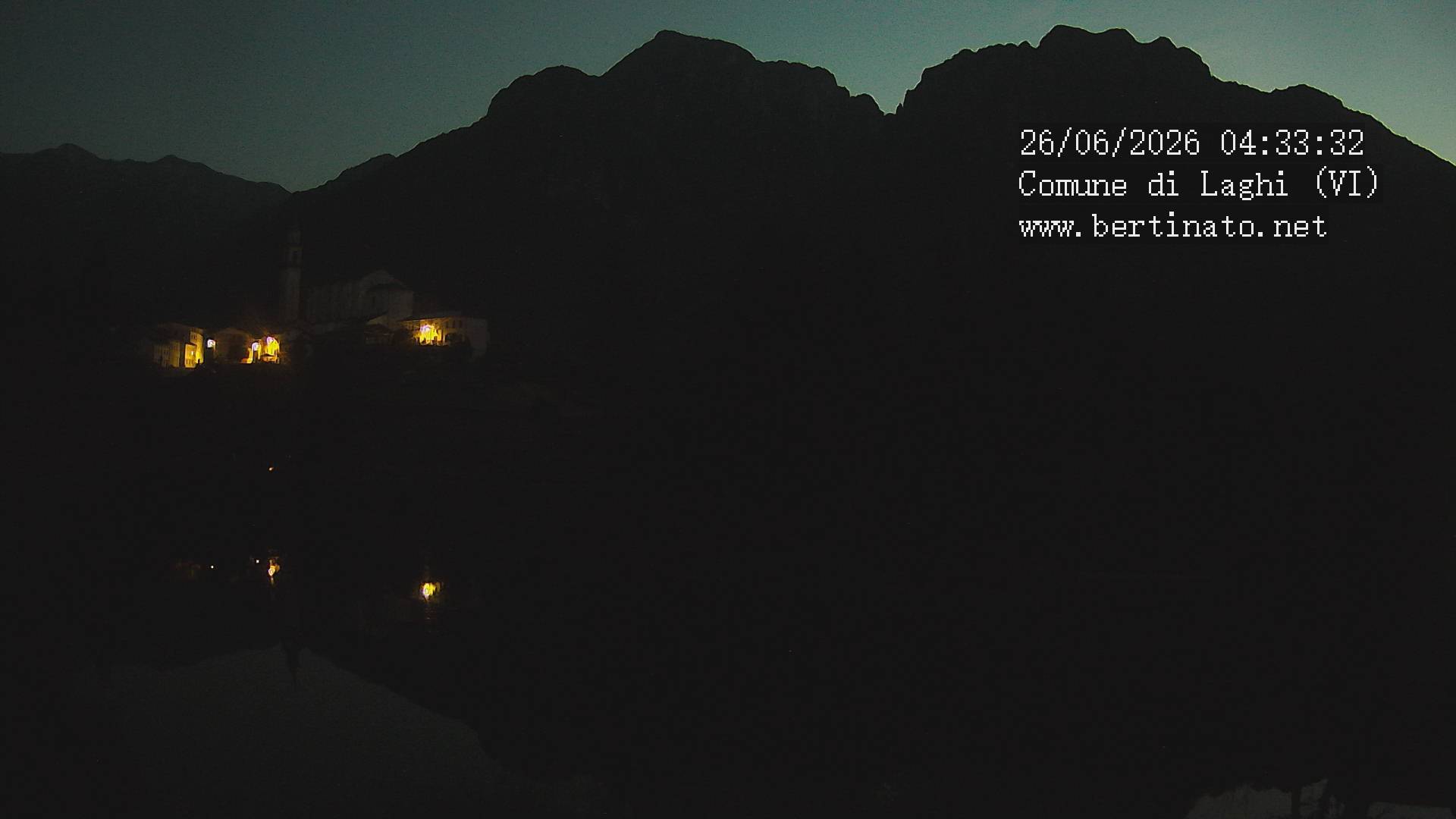 immagine della webcam nei dintorni di Lavarone: webcam Laghi
